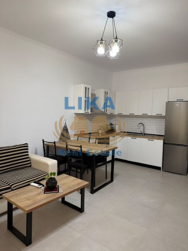 Shitet Apartament 2+1 në Mal të Robit – Me Pamje nga Deti