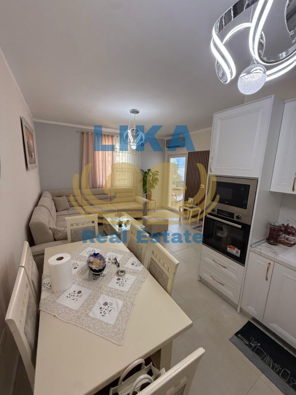 APARTAMENT 1+1 NË SHITJE – VETËM 180 METRA NGA DETI