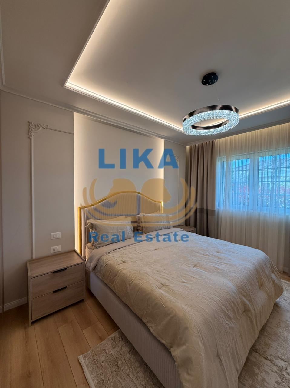 Vilë Luksoze për Shitje në Kavajë
