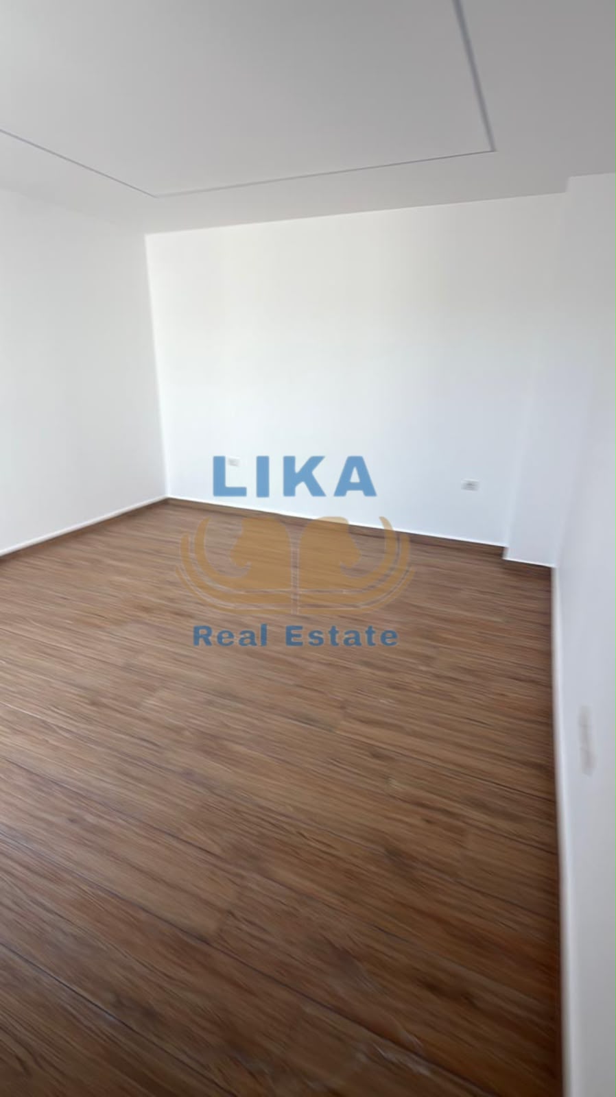 Penthouse në shitje në Golem, vetëm 180 m nga deti – 250.000€