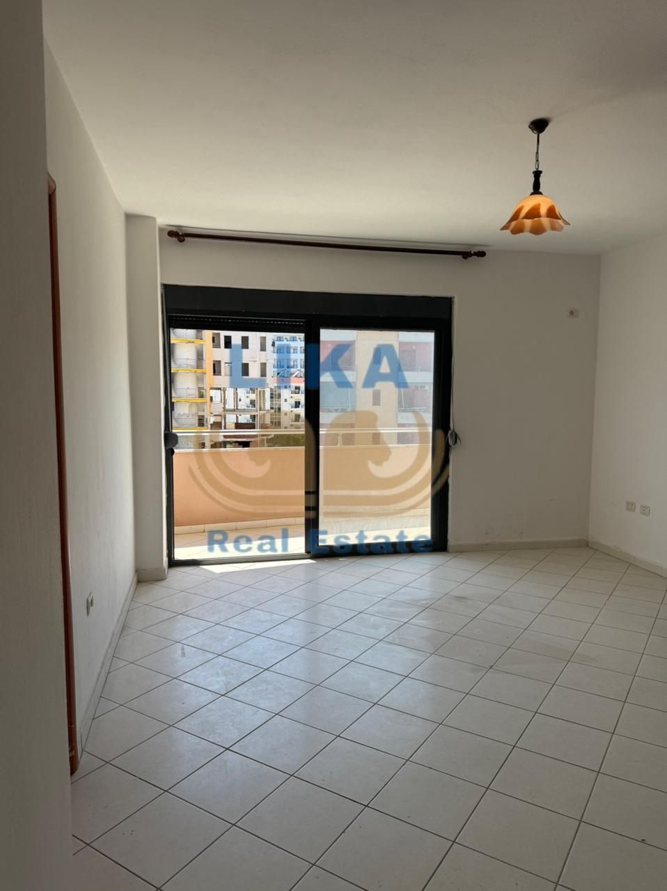 Apartament në Shitje në Mal të Robit, Golem – Çmimi më i ulët!