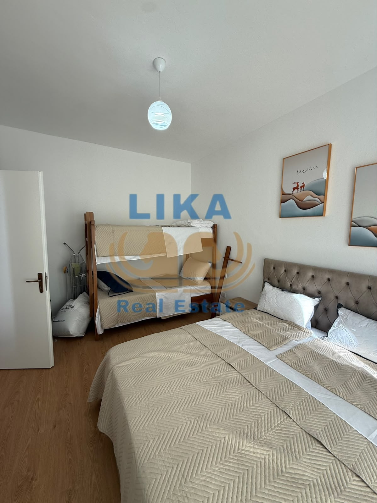 Apartament 1+1 i Sapo Rinovuar për Shitje në Shkëmbin e Kavajës – Vetëm 200 Metra nga Deti
