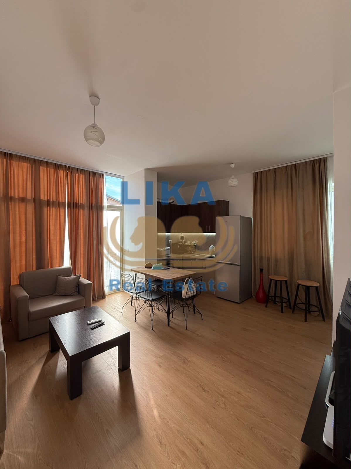 Apartament 1+1 i Sapo Rinovuar për Shitje në Shkëmbin e Kavajës – Vetëm 200 Metra nga Deti