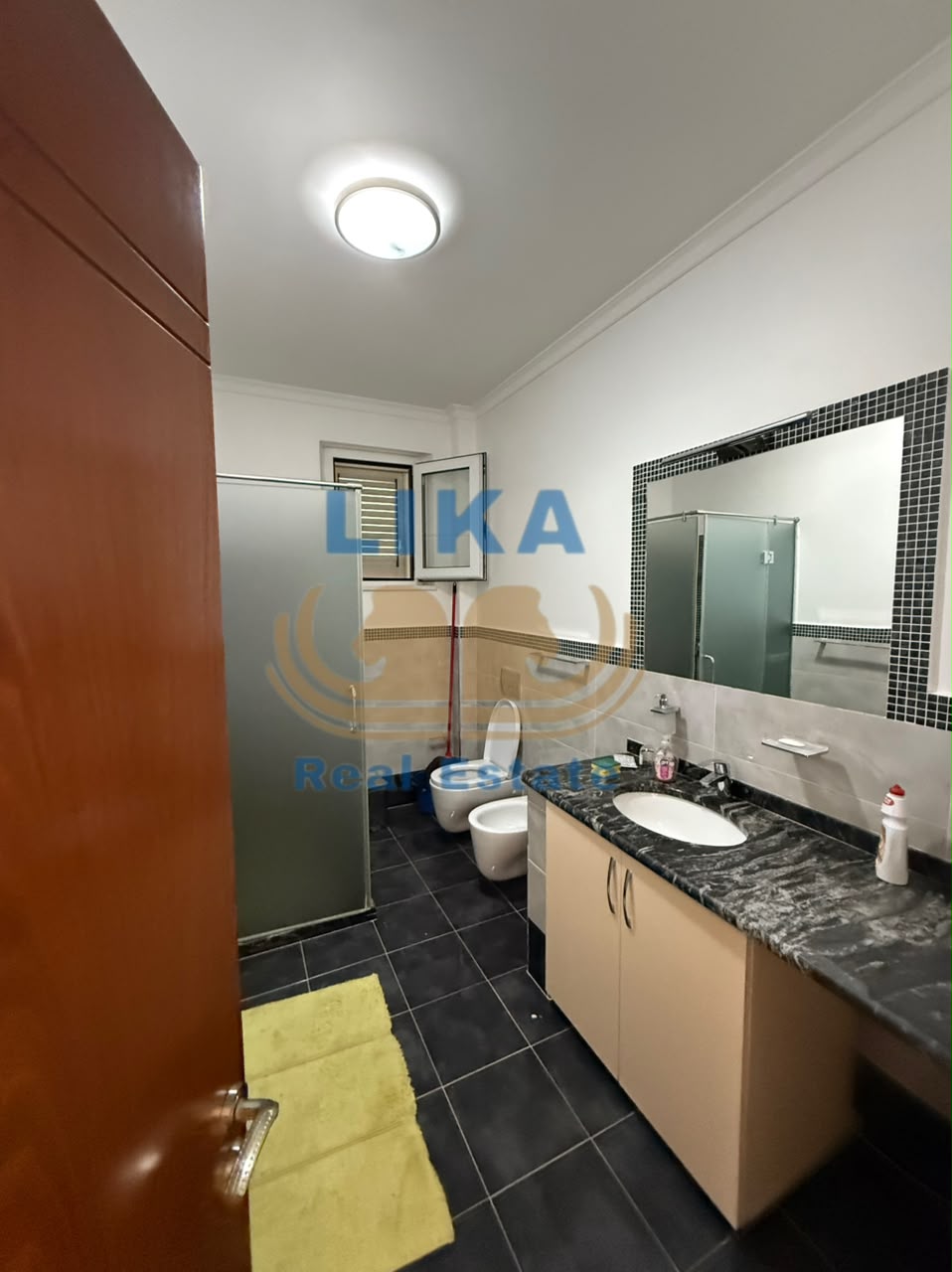 Vilë Moderne në Shitje në Kavajë