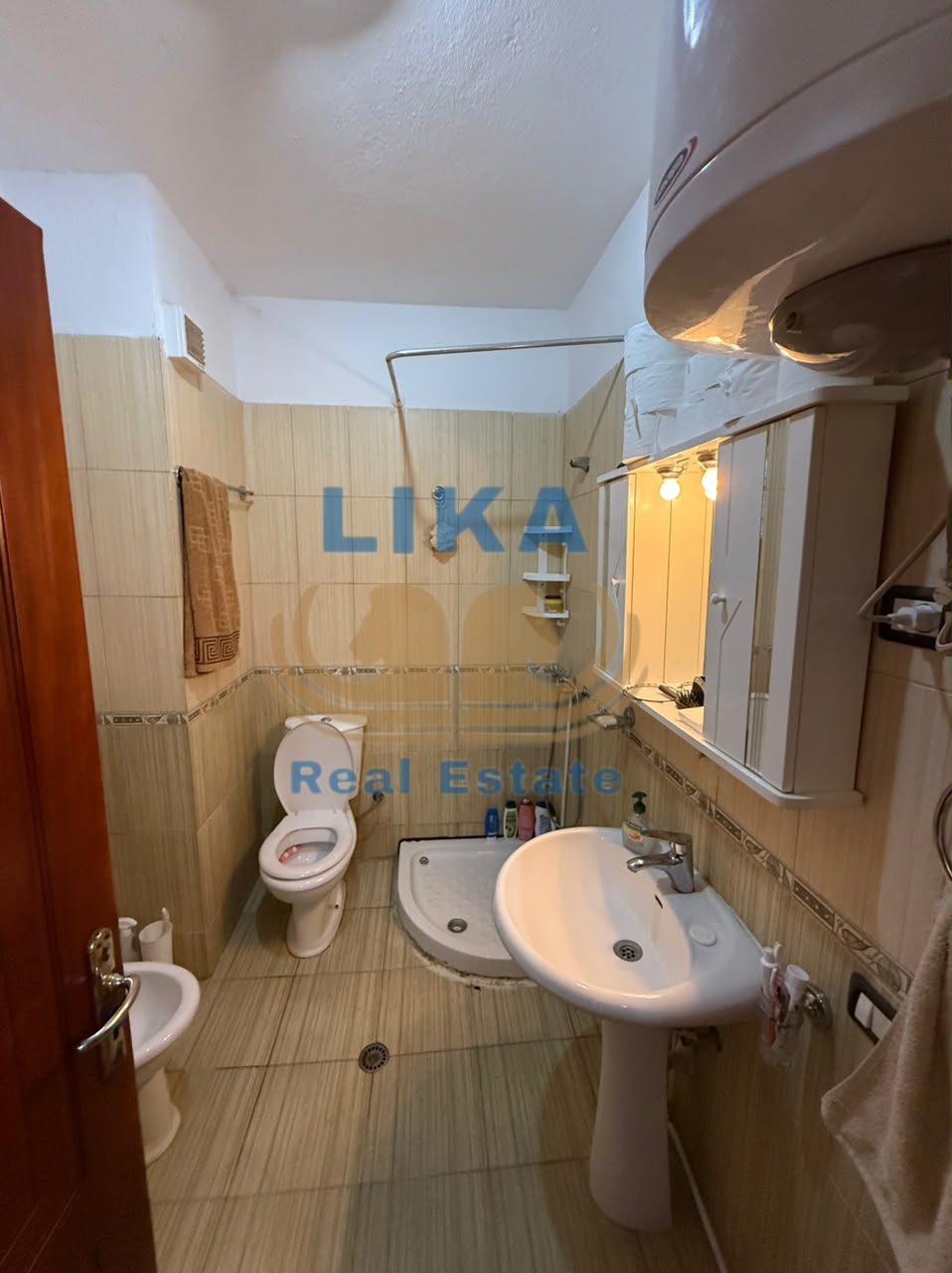 Apartament 1+1 për shitje në Mali i Robit, Golem – vetëm 300 metra nga deti.