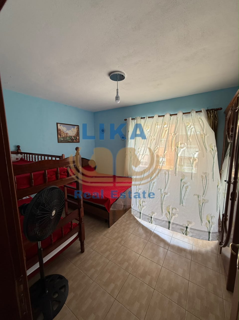 Apartament 1+1 për shitje në Mali i Robit, Golem – vetëm 300 metra nga deti.