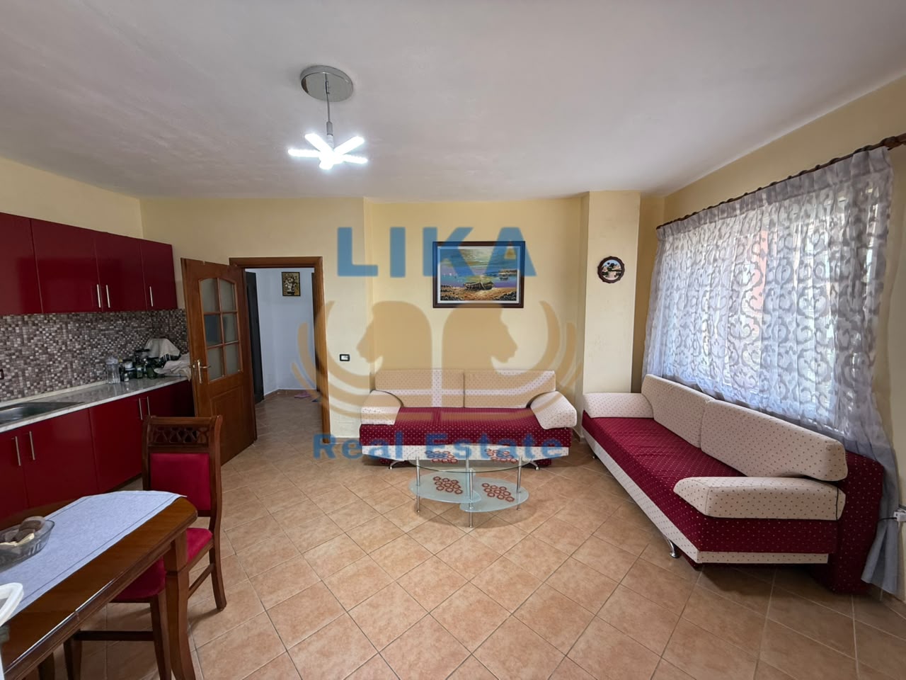 Apartament 1+1 për shitje në Mali i Robit, Golem – vetëm 300 metra nga deti.