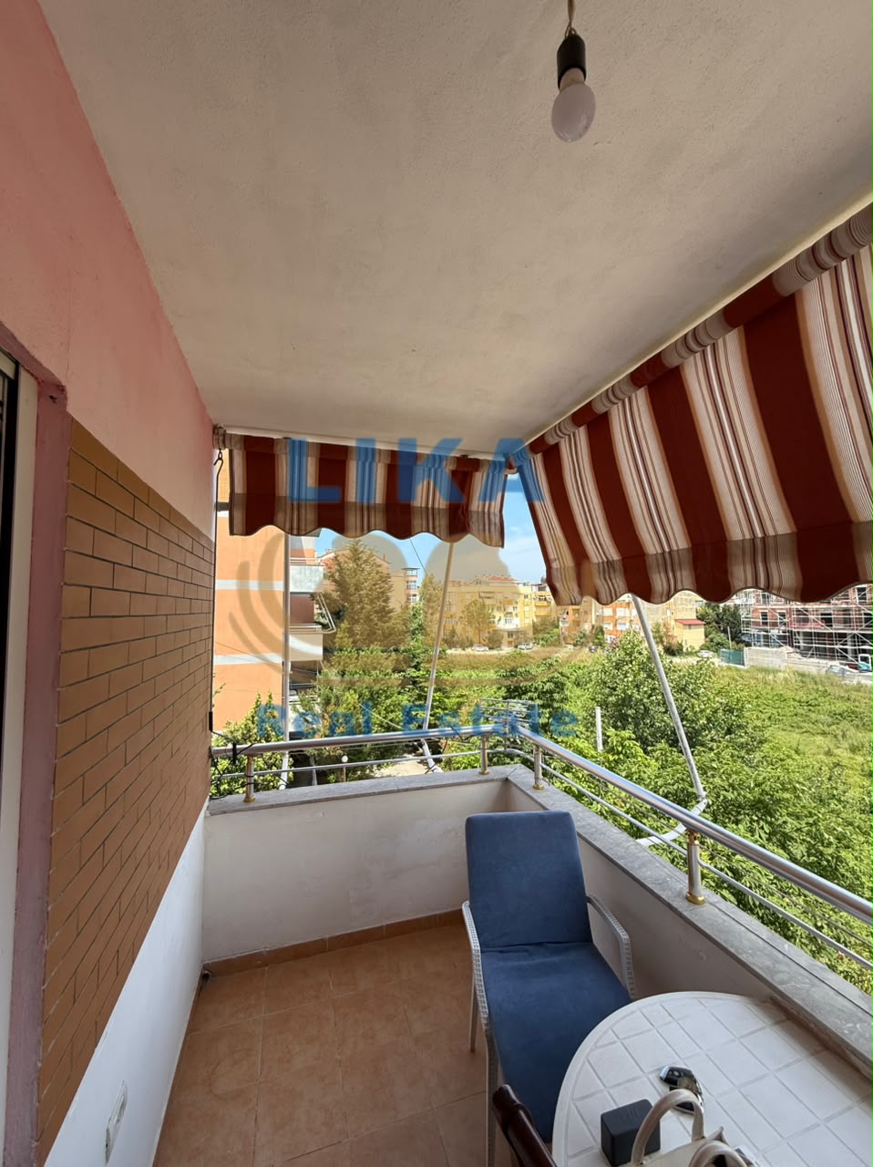 Apartament 1+1 për shitje në Mali i Robit, Golem – vetëm 300 metra nga deti.