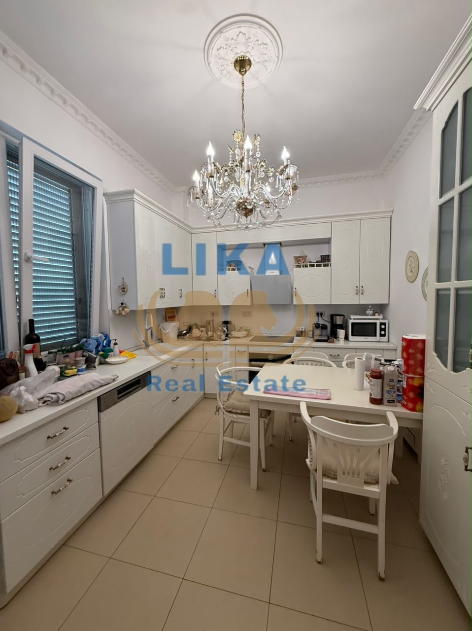 Shitet Vilë Luksoze në Qerret – Vijë e Parë Bregdetare