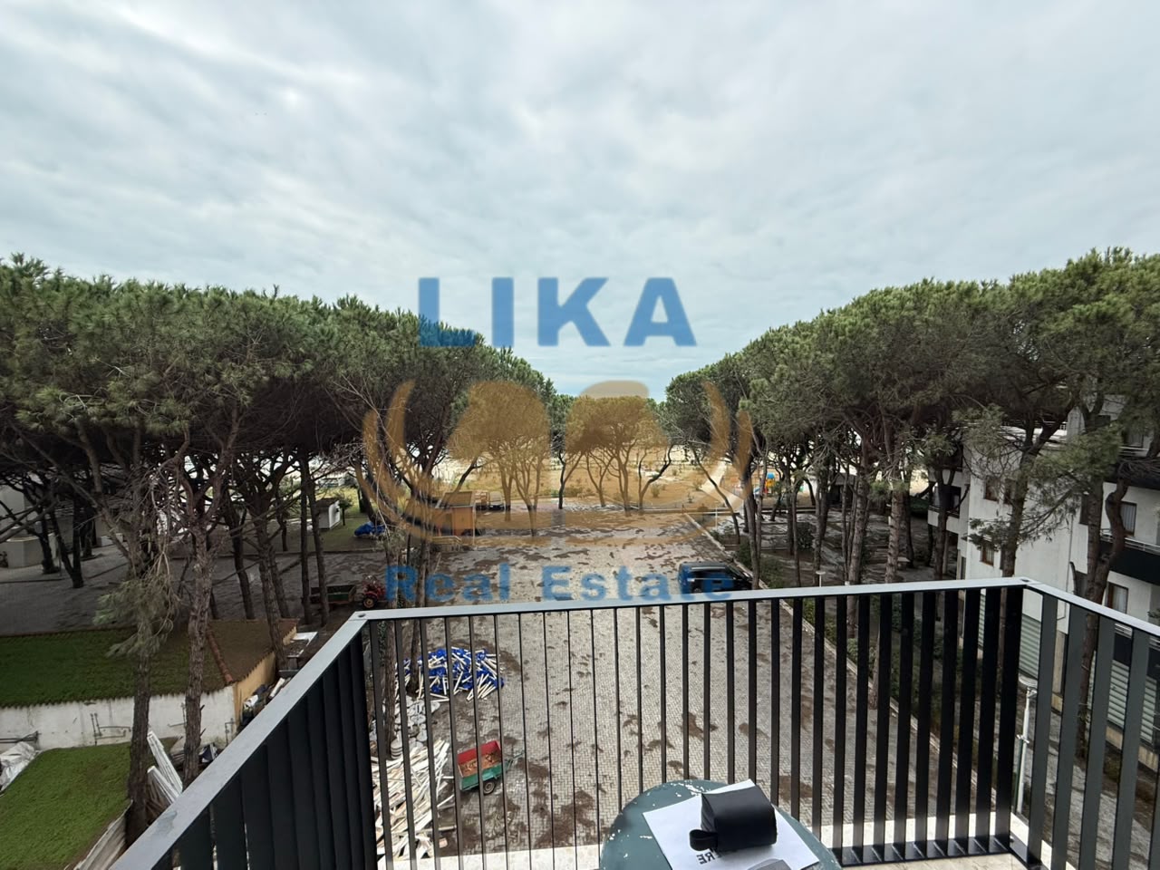 Shitet Apartament 2+1 në Mal të Robit – Me Pamje nga Deti