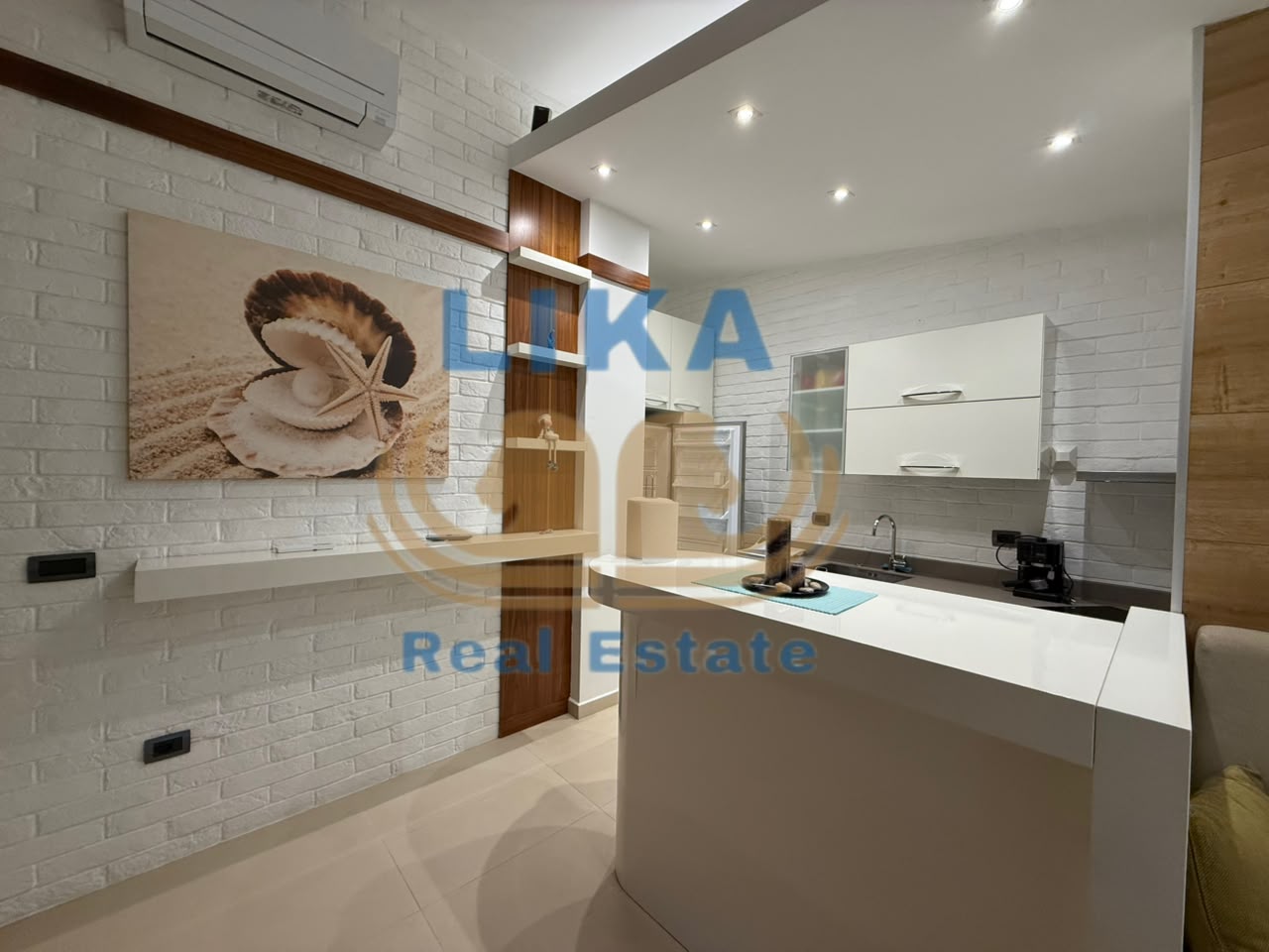 Shitet Apartament 2+1 në Qerret – Vetëm 70 Metra nga Deti