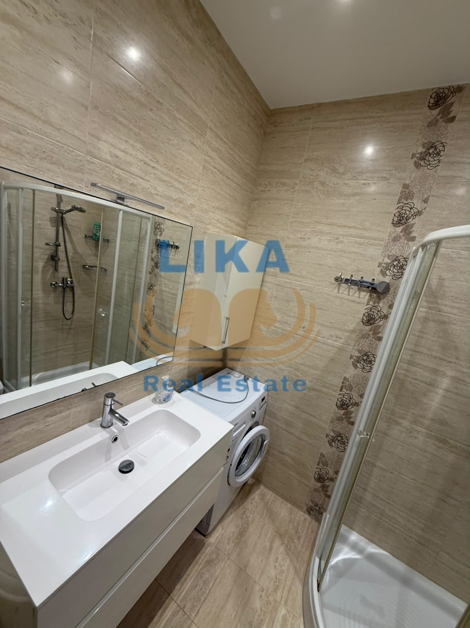Shitet Apartament 2+1 në Qerret – Vetëm 70 Metra nga Deti