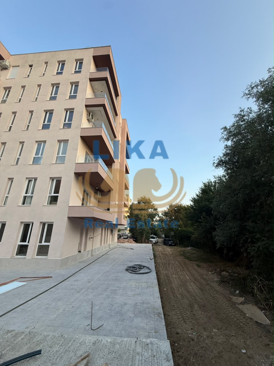 Apartamente 1+1 në shitje pranë detit në Golem – Ndërtim i ri