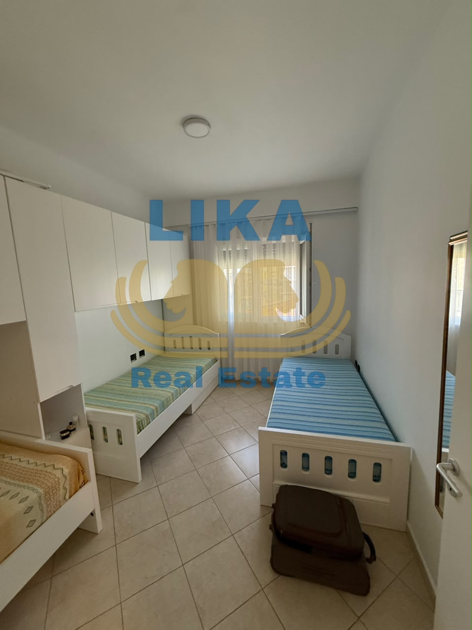 Apartament 2+1 për shitje në Shkëmbin e Kavajës – Vetëm 50 metra nga deti