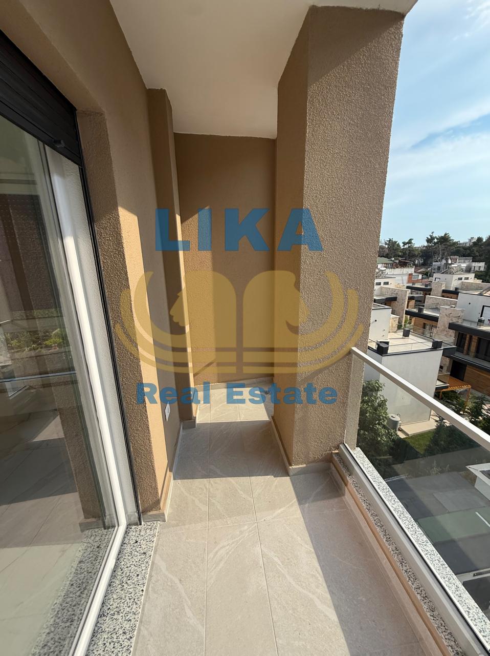 Apartament 1+1 për shitje në Golem – Zona e Vienës, vetëm 200 metra nga deti