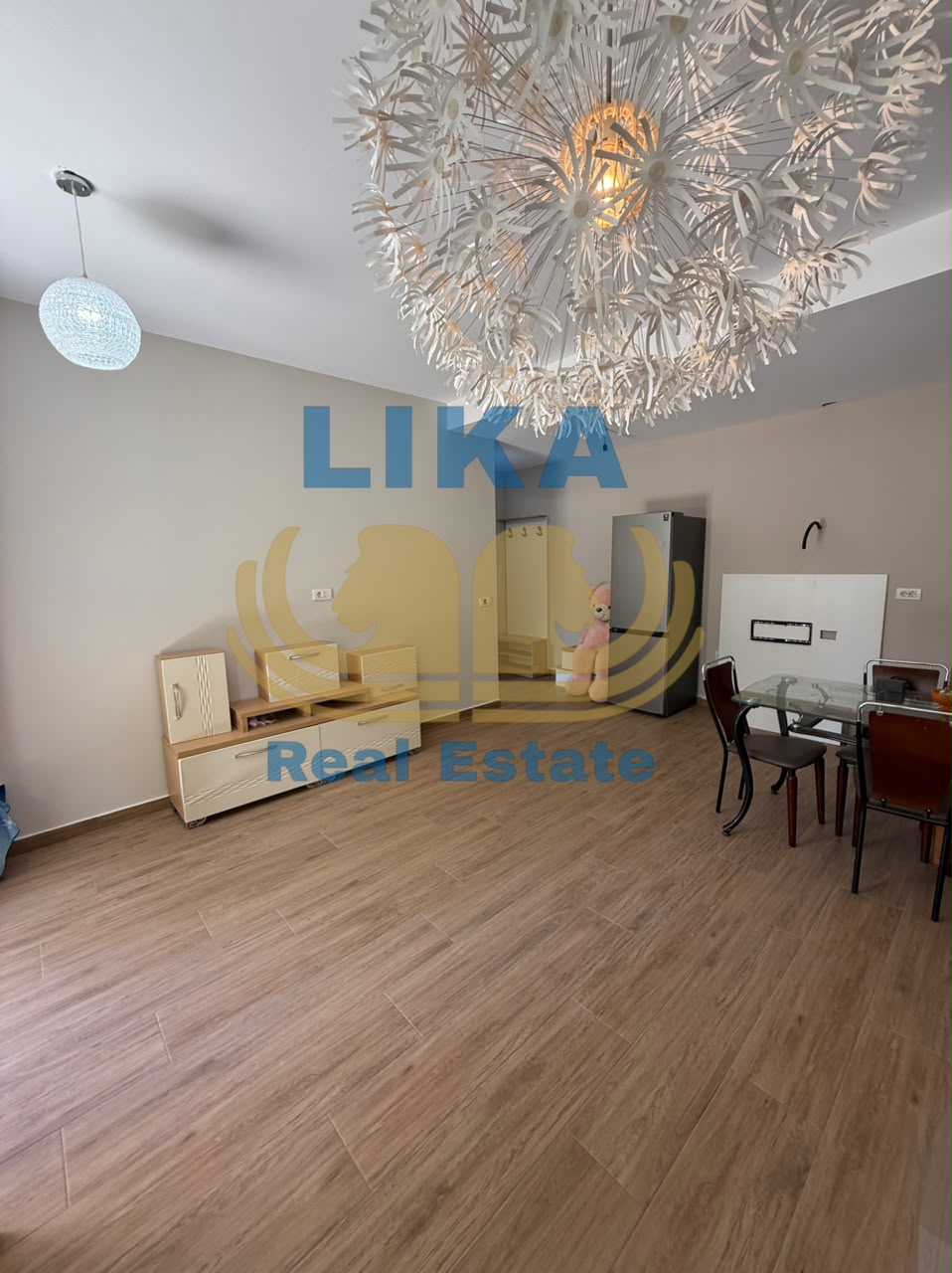Apartament 1+1 në shitje në Golem – Zona Miami, vetëm 300 metra nga deti