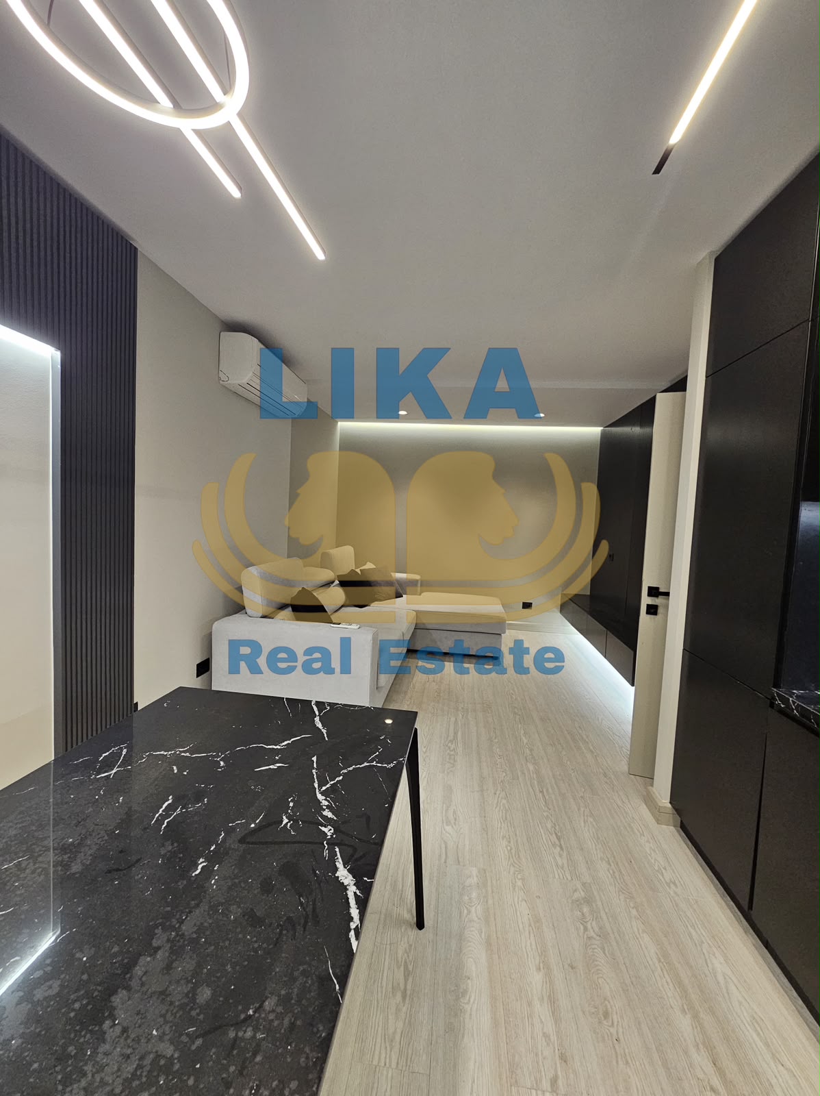 Apartament 2+1+2 në shitje në Mali i Robit – Vijë e parë me detin