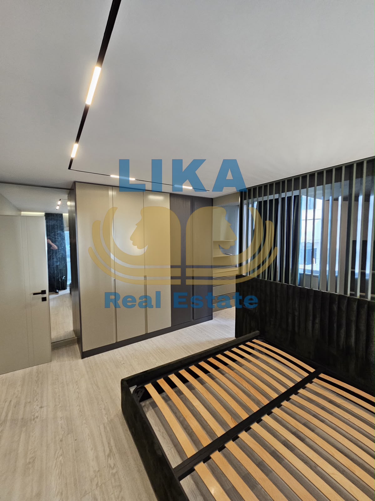 Apartament 2+1+2 në shitje në Mali i Robit – Vijë e parë me detin