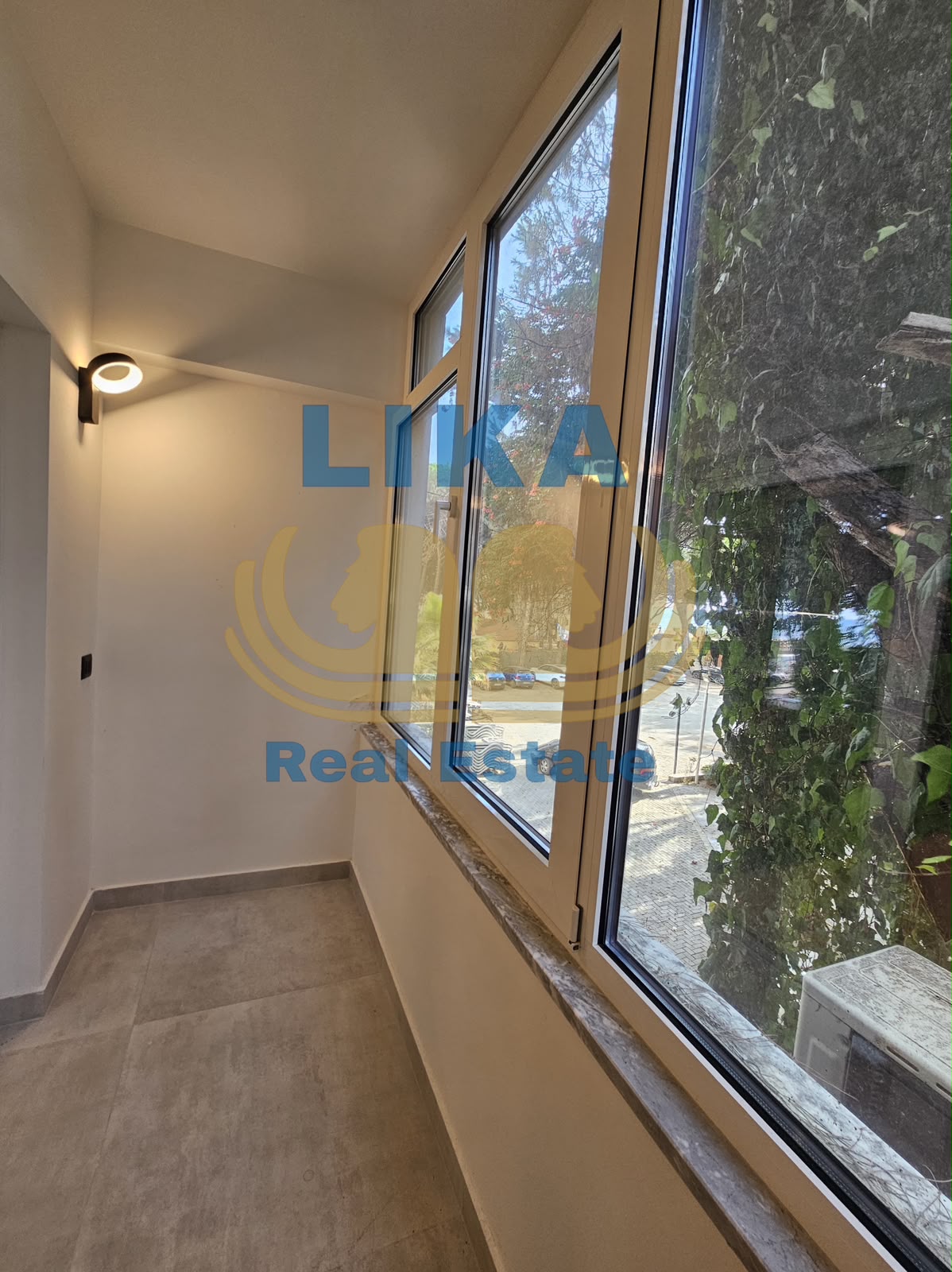 Apartament 2+1+2 në shitje në Mali i Robit – Vijë e parë me detin