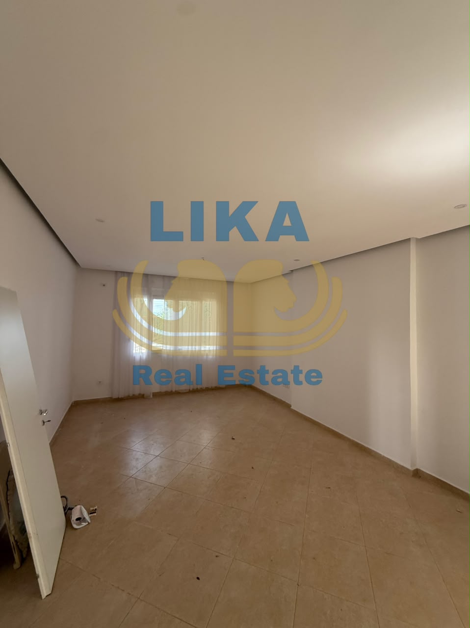 Apartament 2+1 në shitje në Qerret – Pranë detit me verandë 40 m² – 180,000€