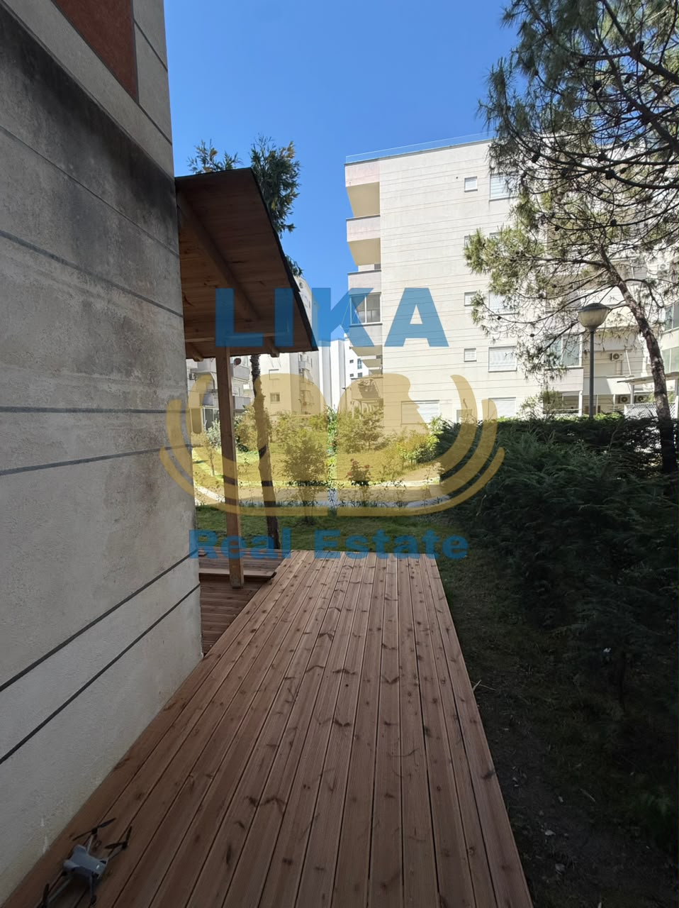 Apartament 2+1 në shitje në Qerret – Pranë detit me verandë 40 m² – 180,000€
