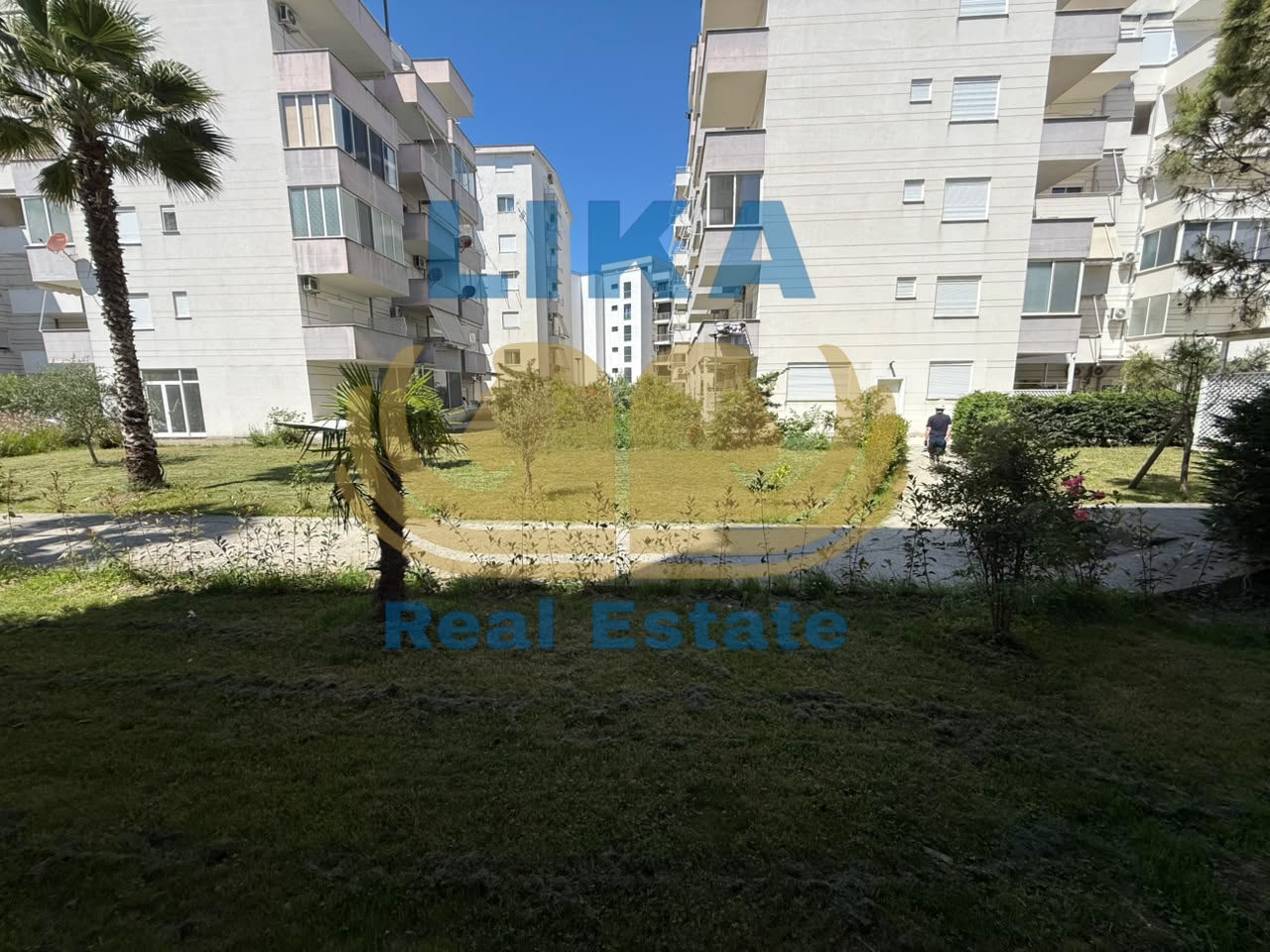Apartament 2+1 në shitje në Qerret – Pranë detit me verandë 40 m² – 180,000€