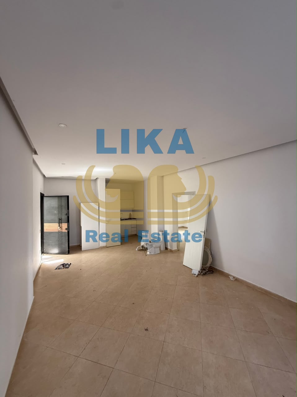 Apartament 2+1 në shitje në Qerret – Pranë detit me verandë 40 m² – 180,000€