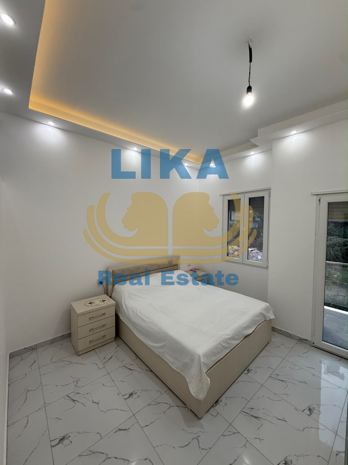 APARTAMENT NË SHITJE | VETËM 100 M NGA DETI