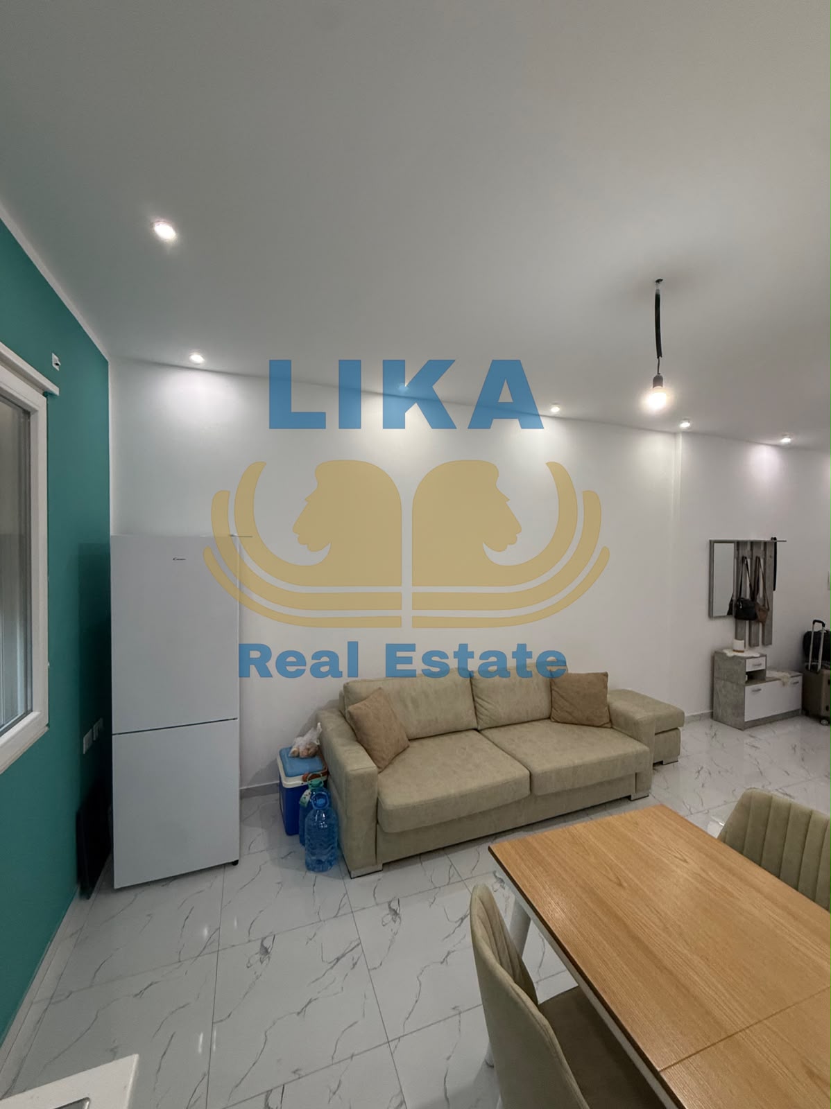 APARTAMENT NË SHITJE | VETËM 100 M NGA DETI