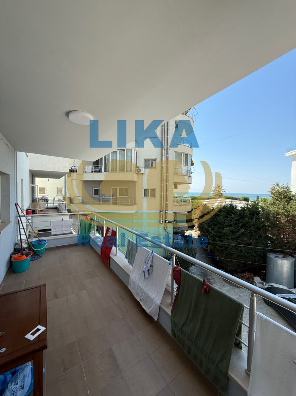APARTAMENT 1+1 NË SHITJE – VETËM 50 METRA NGA DETI