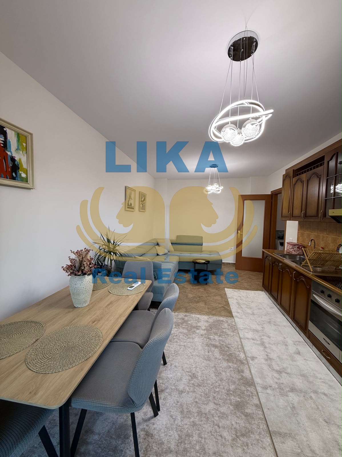 APARTAMENT 1+1 NË SHITJE – VETËM 50 METRA NGA DETI