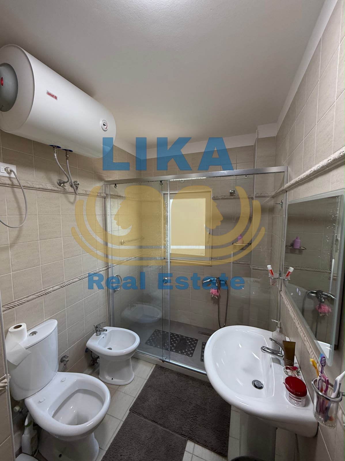 APARTAMENT 1+1 NË SHITJE – VETËM 50 METRA NGA DETI