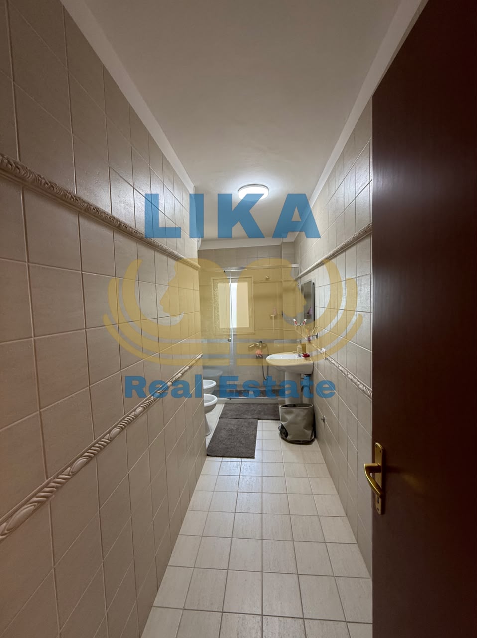 APARTAMENT 1+1 NË SHITJE – VETËM 50 METRA NGA DETI
