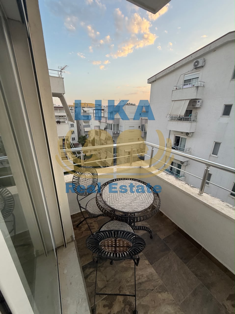APARTAMENT 2+1 NË SHITJE – QERRET
