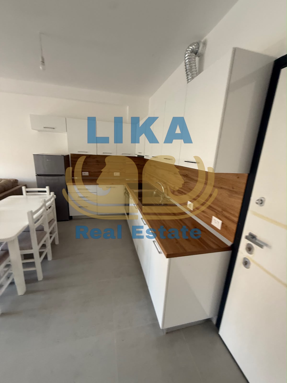 APARTAMENT 1+1 NË SHITJE