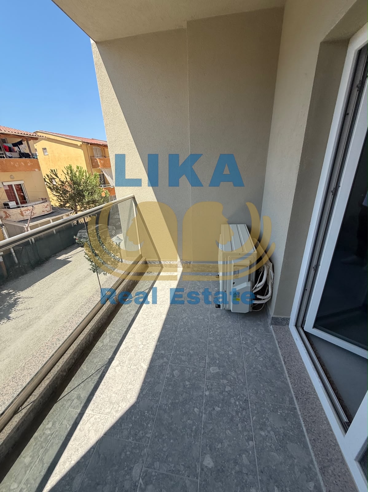 APARTAMENT 1+1 NË SHITJE