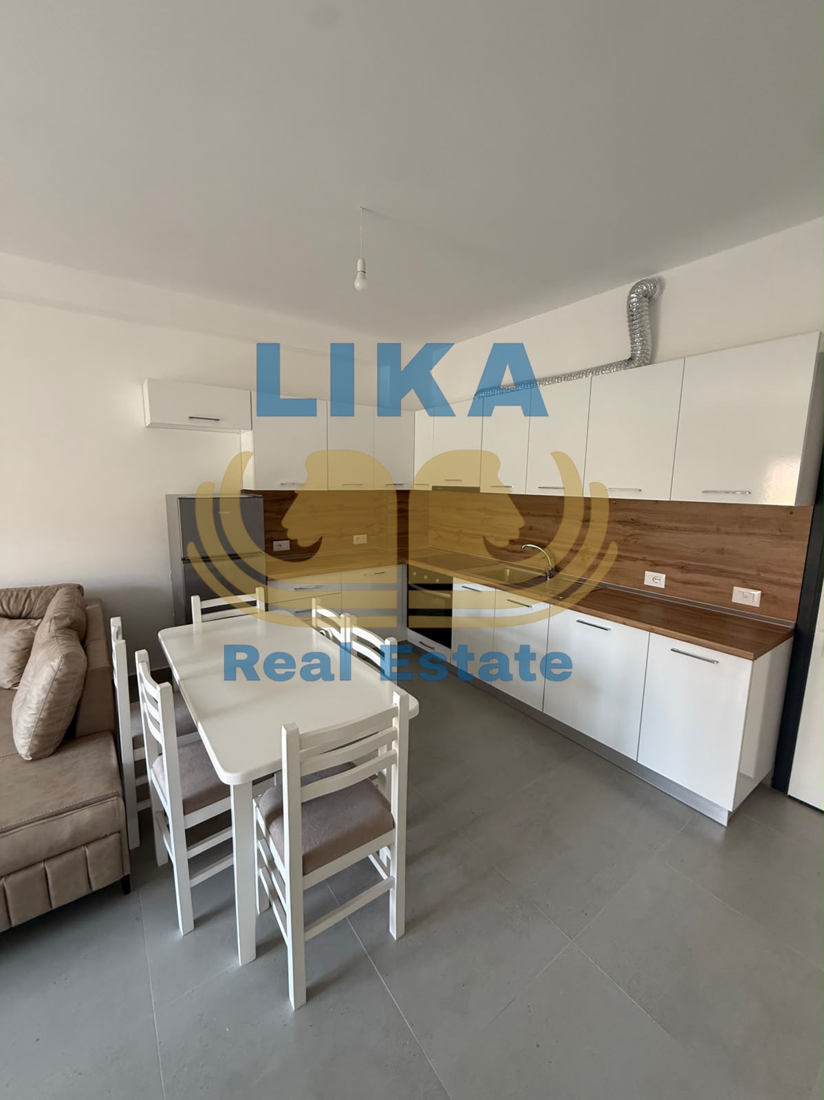 APARTAMENT 1+1 NË SHITJE