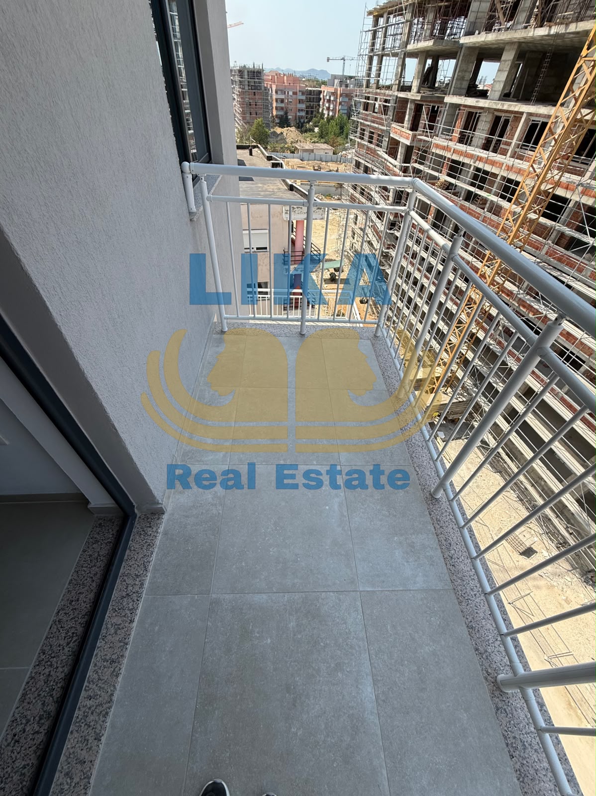 2 APARTAMENTE 1+1 NË SHITJE – MALI I ROBIT