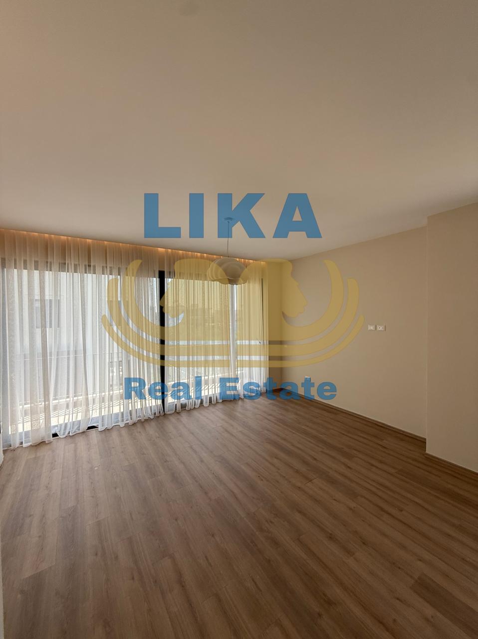 VILA LUKSOZE NË SHITJE NË SPILLE