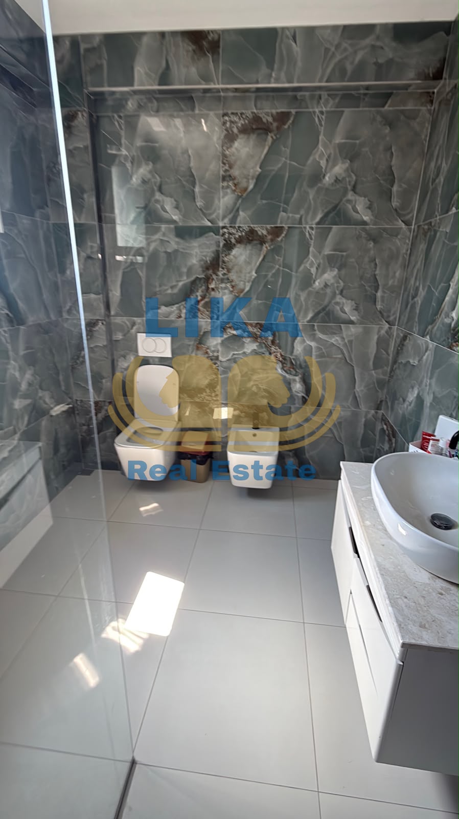 VILË PËR ATA QË KËRKOJNË CILËSI DHE KOMODITET NË QENDËR TË GOLEMIT