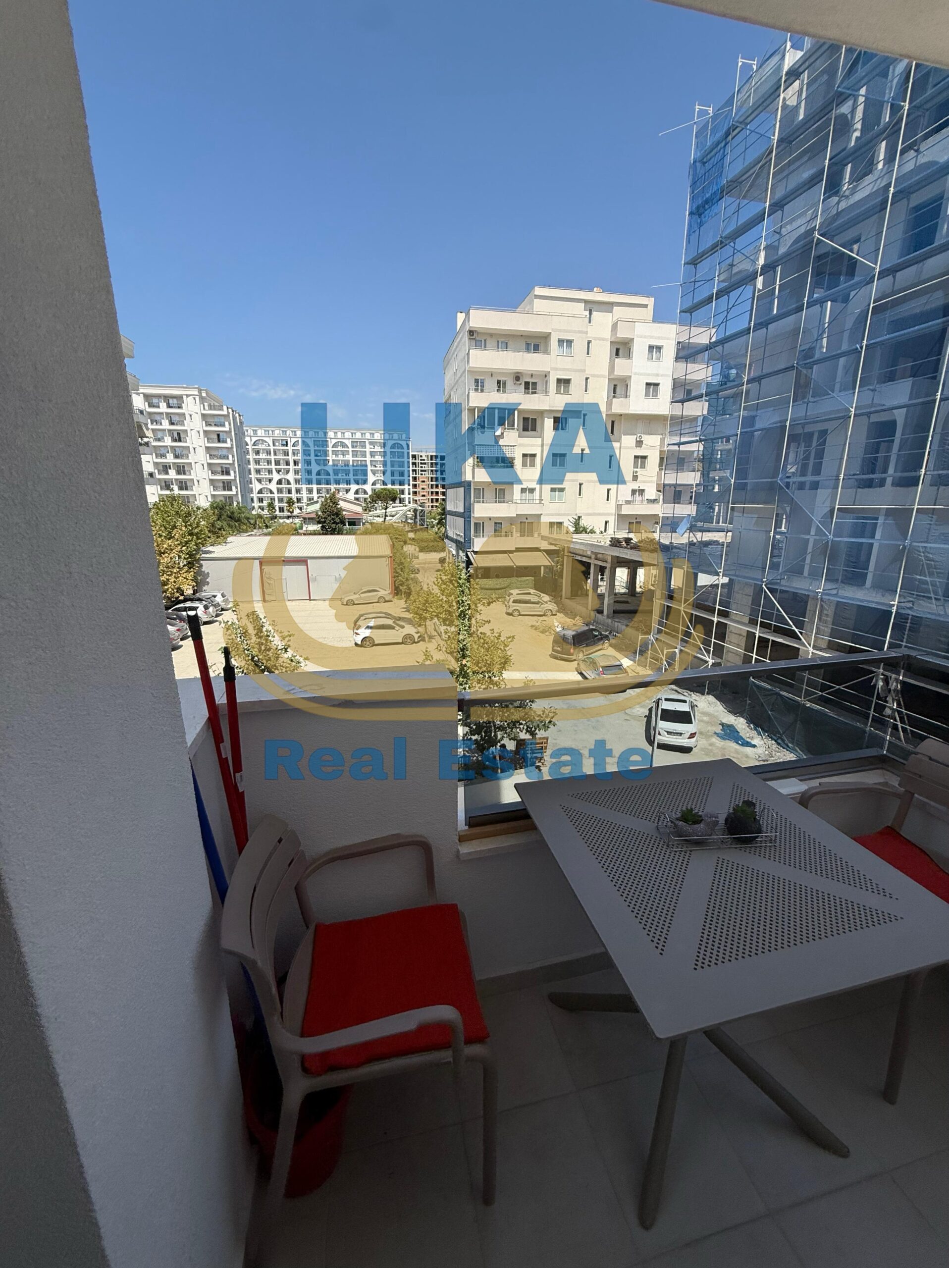 APARTAMENT 1+1 NË SHITJE – VETËM 180 METRA NGA DETI