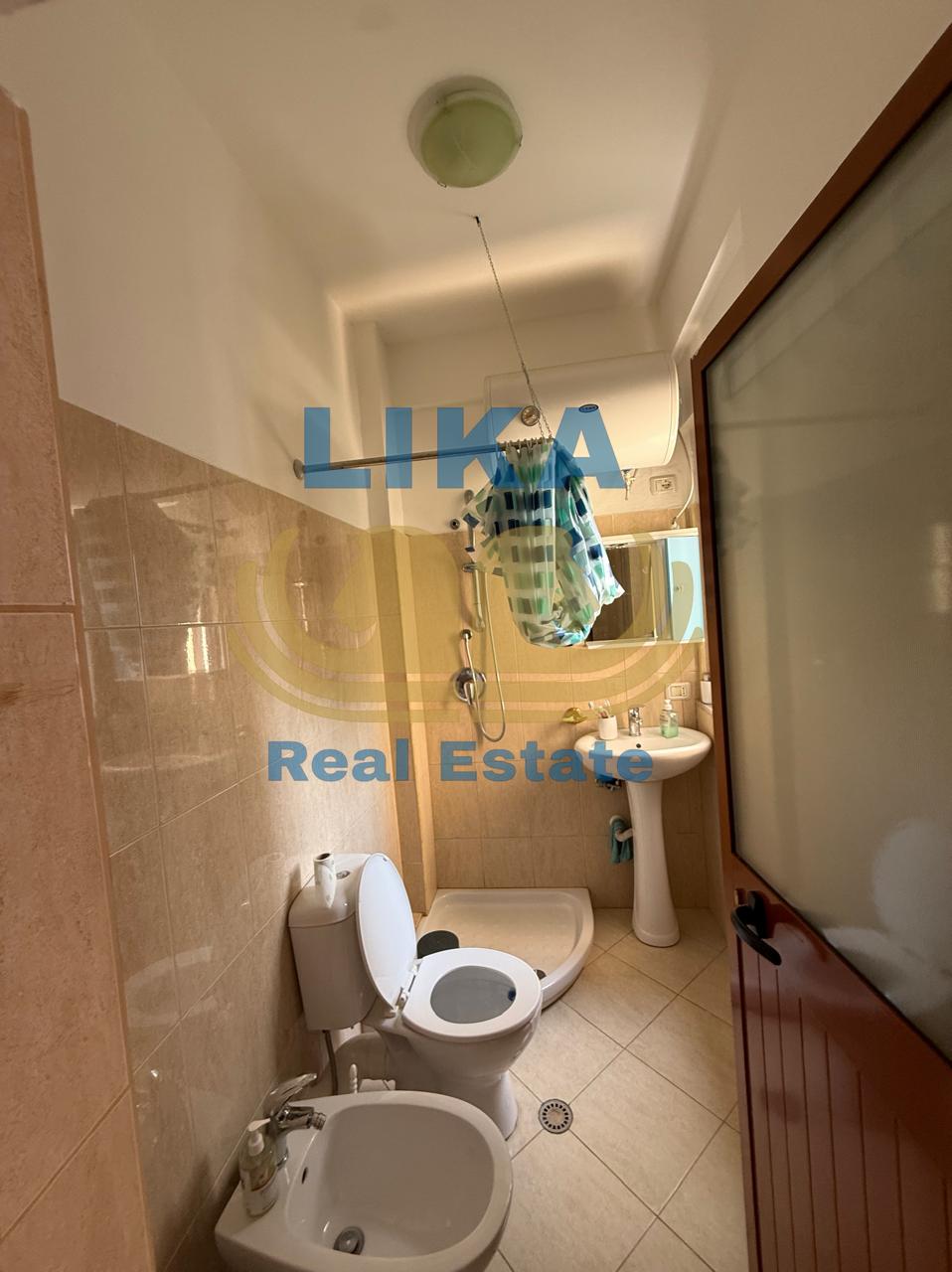 Apartament 2+1+2 në Shitje në Mali i Robit, Golem – Vetëm 300 Metra nga Deti