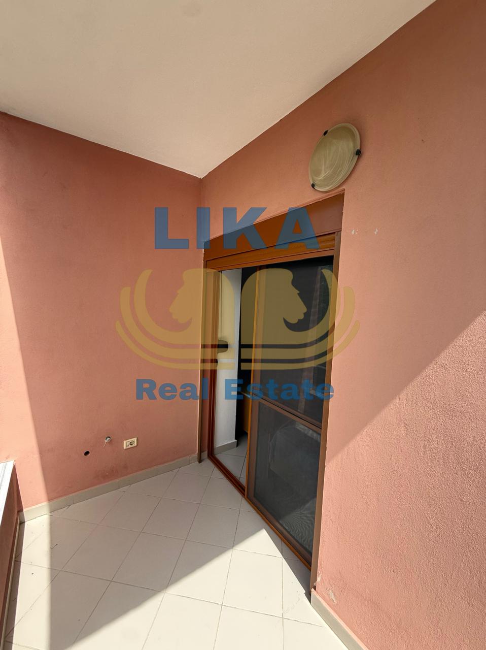 Apartament 2+1+2 në Shitje në Mali i Robit, Golem – Vetëm 300 Metra nga Deti
