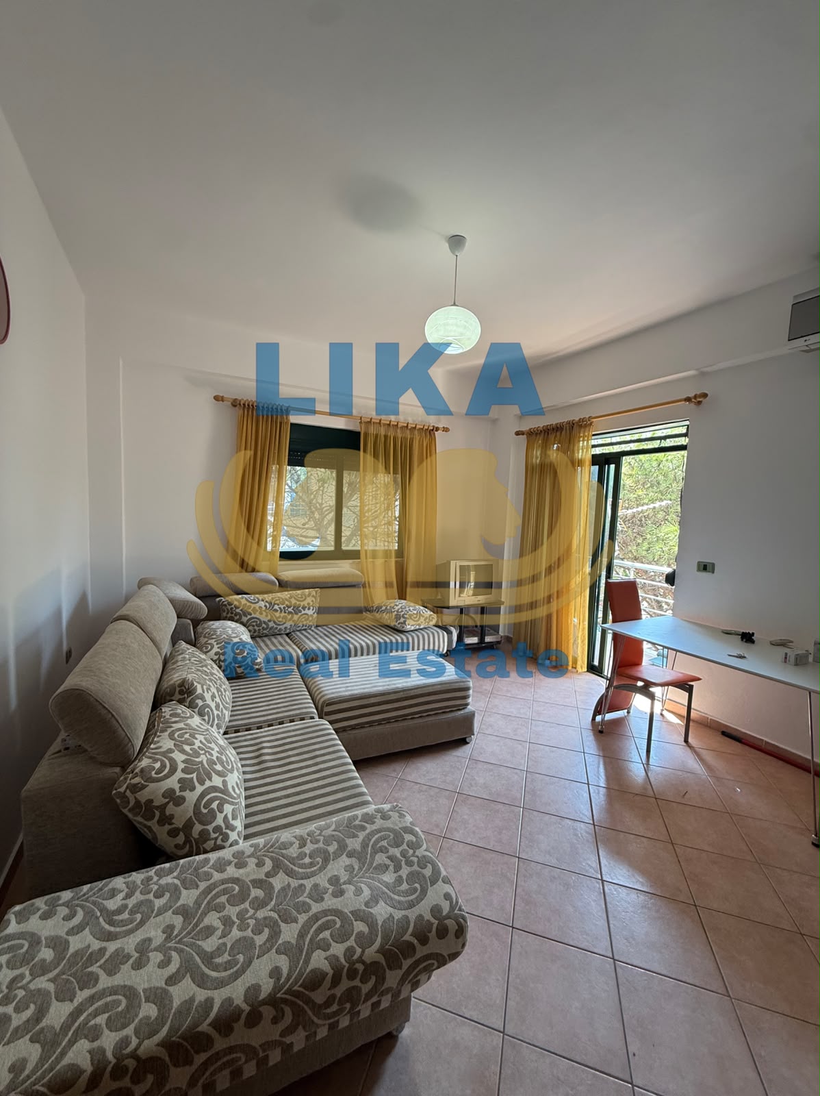 SHITEN 3 APARTAMENTE – VIJE E PARE BREGDETARE!