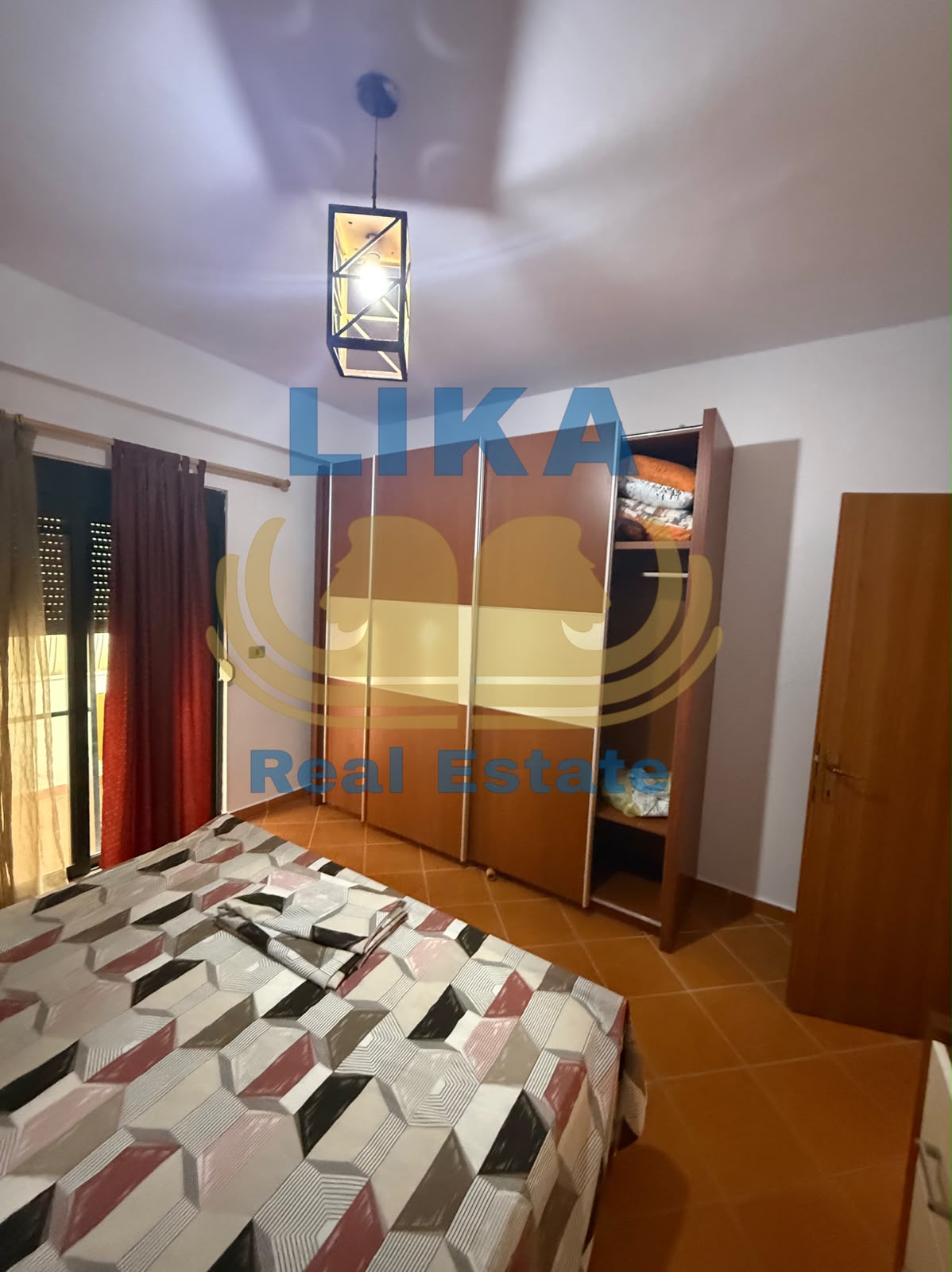 SHITEN 3 APARTAMENTE – VIJE E PARE BREGDETARE!