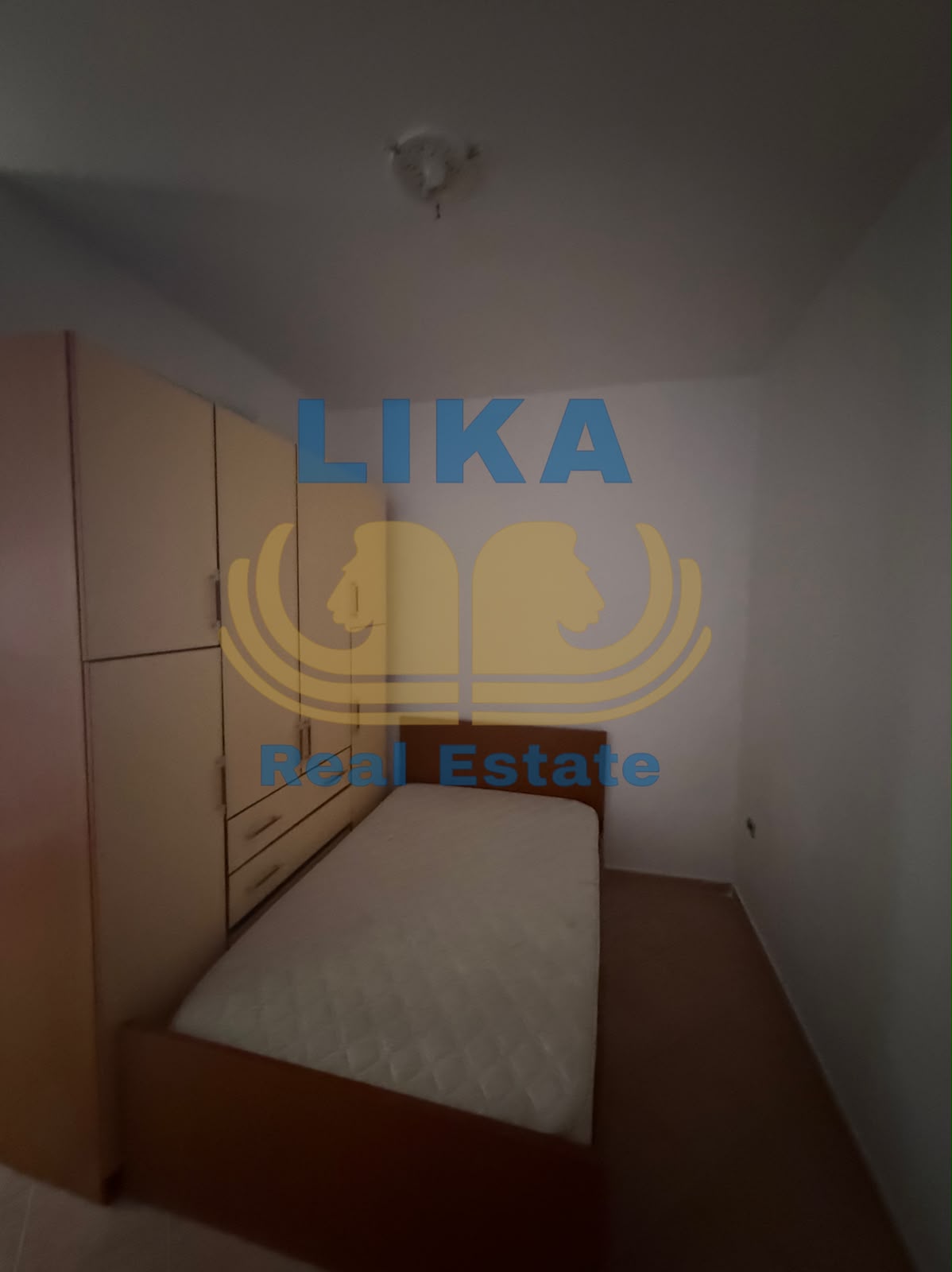 SHITEN 3 APARTAMENTE – VIJE E PARE BREGDETARE!