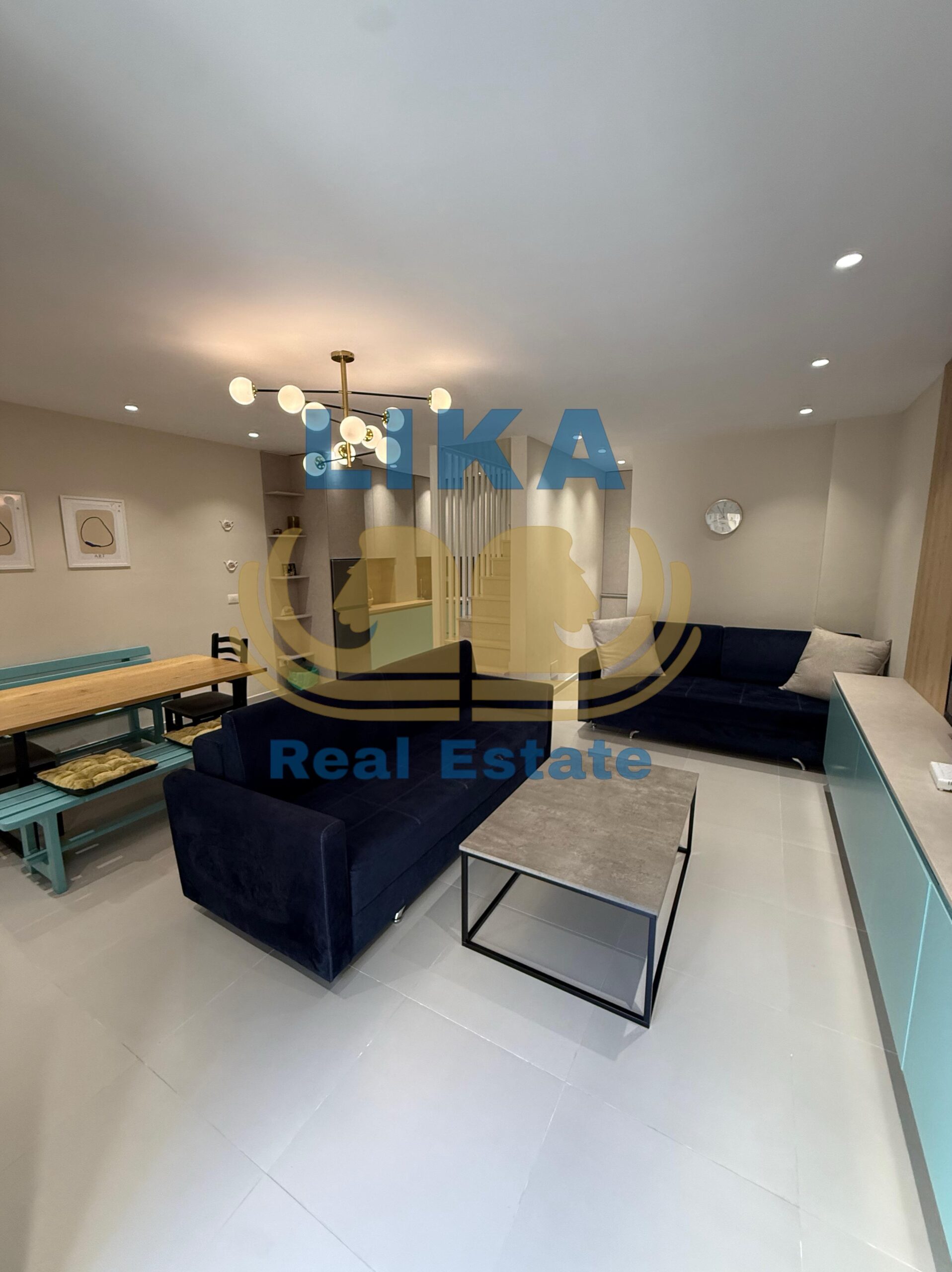 DUPLEX PËR SHITJE – PRANË DETIT