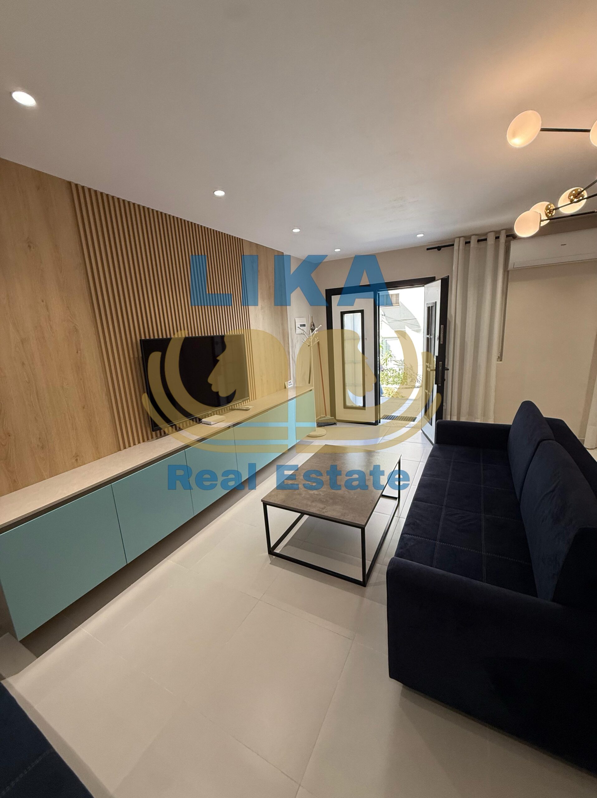 DUPLEX PËR SHITJE – PRANË DETIT