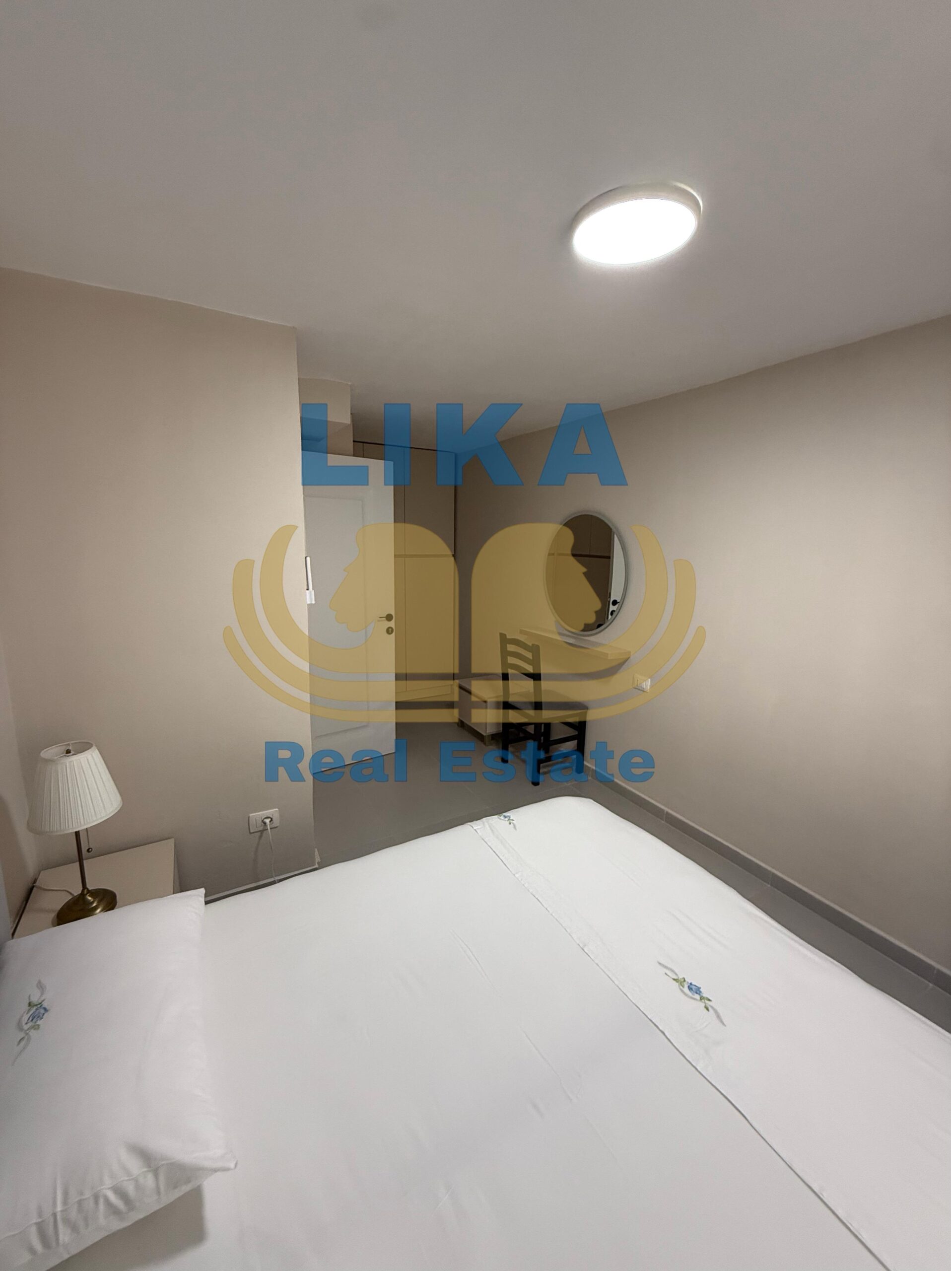 DUPLEX PËR SHITJE – PRANË DETIT