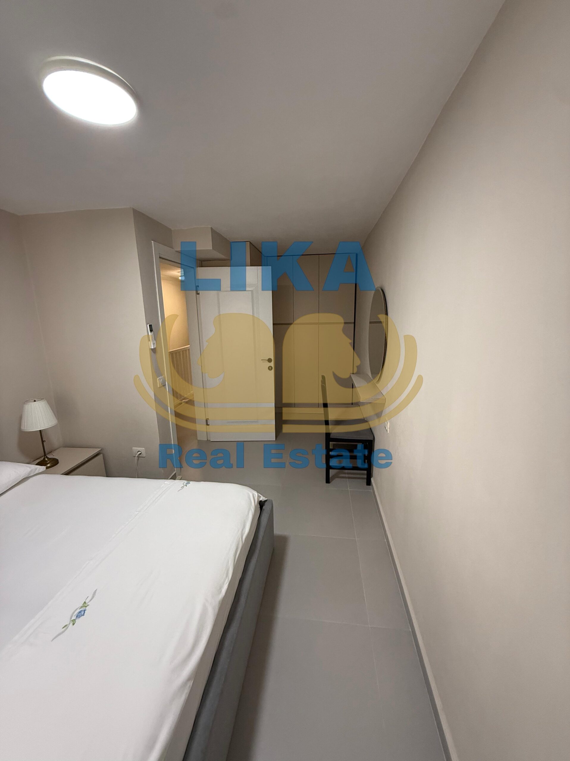 DUPLEX PËR SHITJE – PRANË DETIT